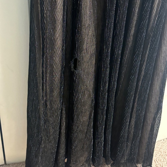 Jewel Badgley Mischka Metallic Maxi Dress with Side Slit - NWT, but Flawed - 14 - Picture 16 of 16